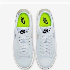 NIB Nike blazer low
